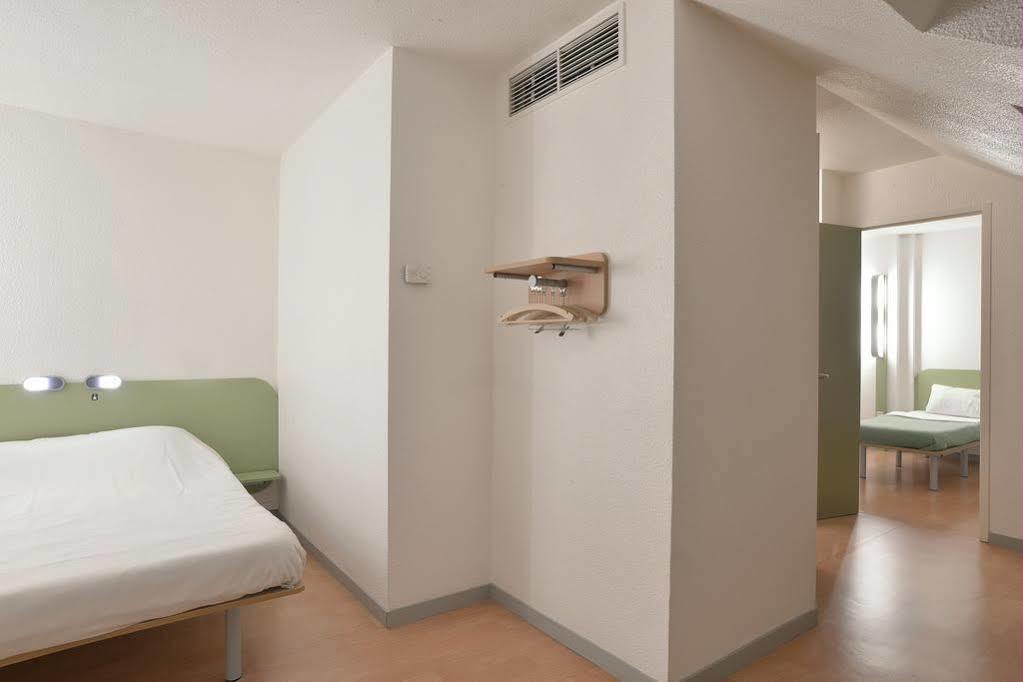 Hotel Ibis Budget Lyon Sud Saint-Fons A7 Exterior foto